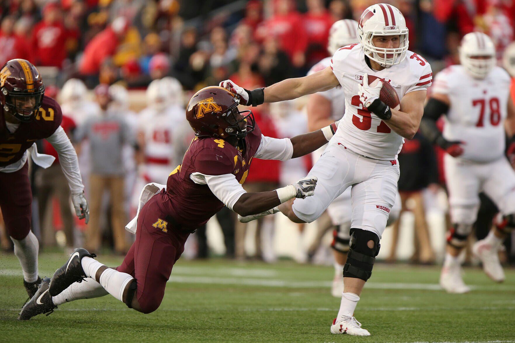 Wisconsin Minnesota Football